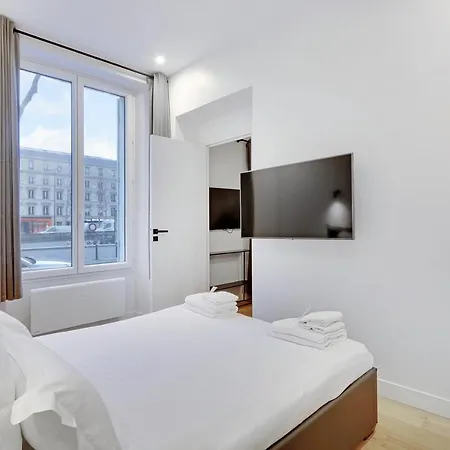 Pick A Flat's In Sur Seine - Avenue Charles De Gaulle Apartment